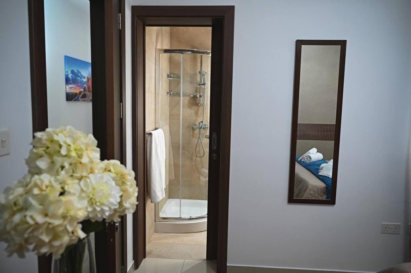 Fl 2 Ta'Lonza Luxury With Hot Tub By Homely Mellieħa Екстериор снимка