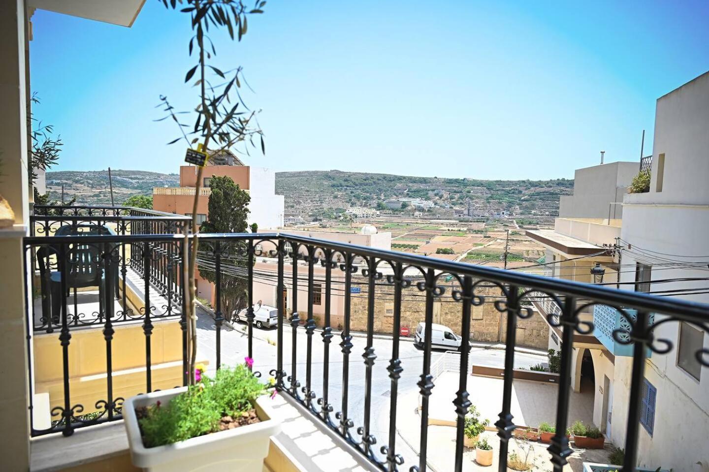 Fl 2 Ta'Lonza Luxury With Hot Tub By Homely Mellieħa Екстериор снимка